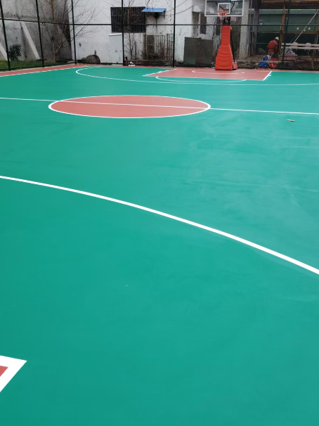 建昌 球场长期使用易出现地面开裂